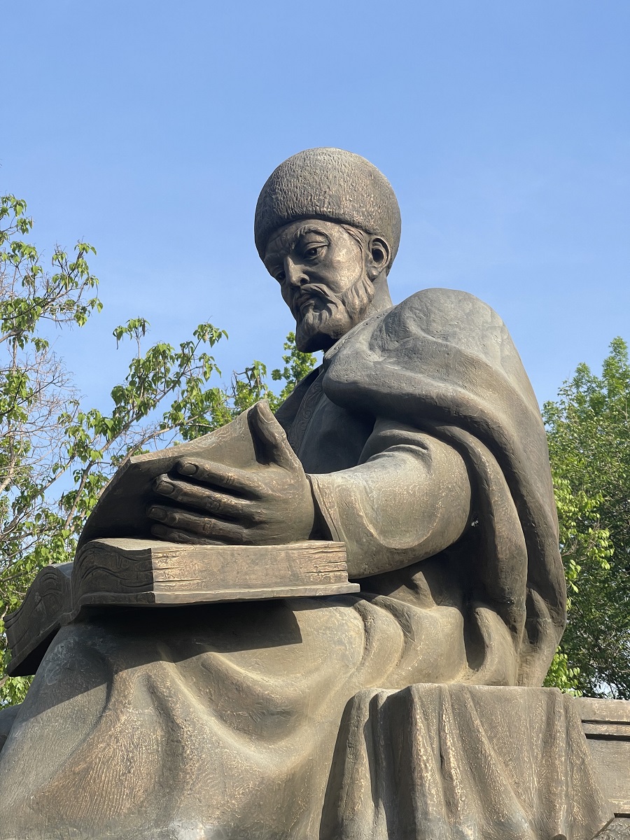 Ogahiy Statue