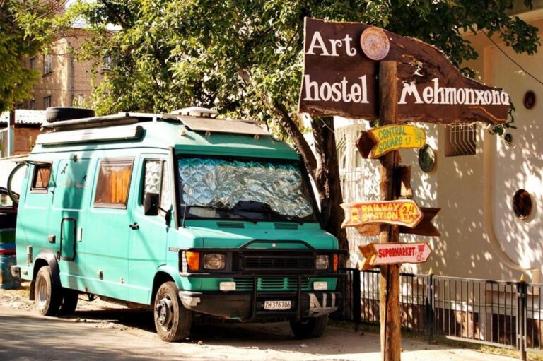 art hostel tashkent 768x511