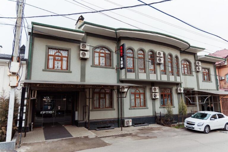 art inn hotel 768x512