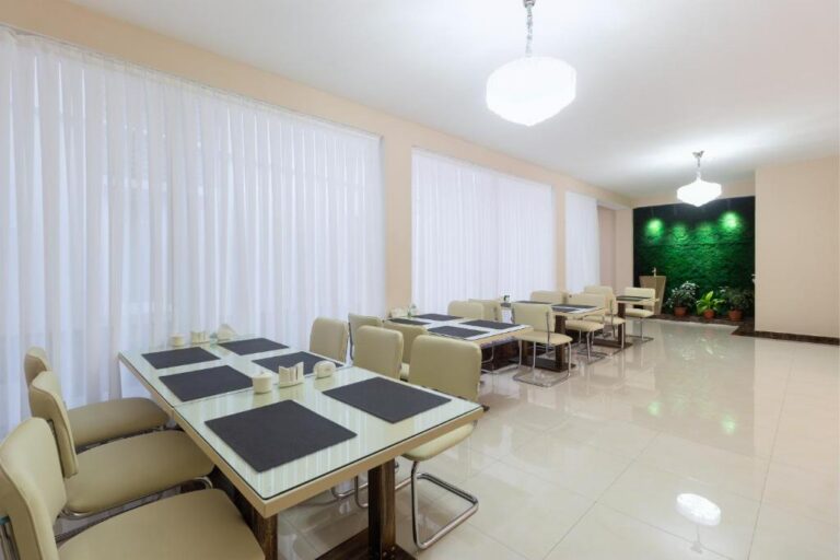 cafeteria 7 768x512