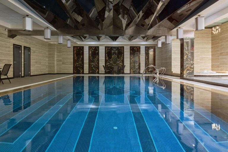 indoor swimming pool 2 768x512