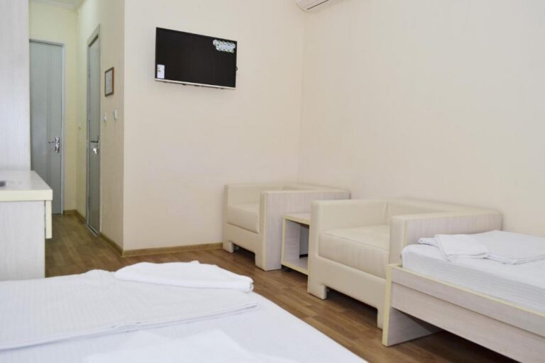 room 3 768x512
