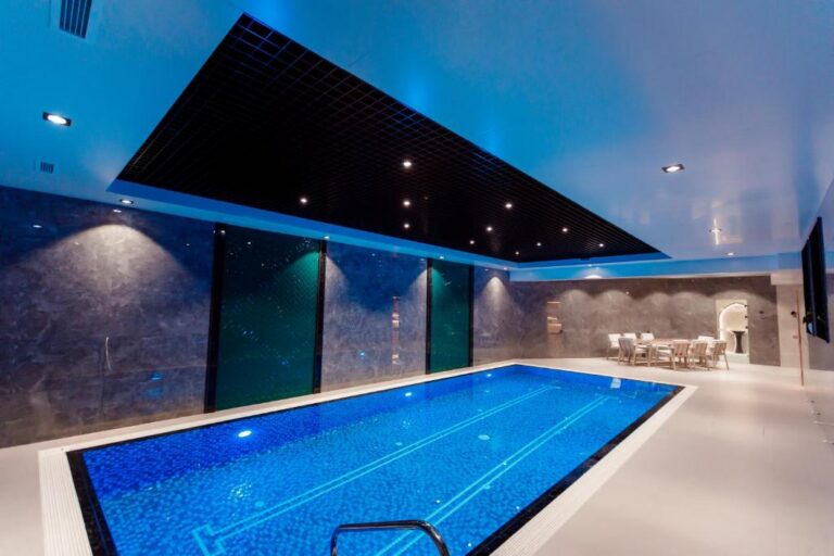 swimming pool 2 768x512