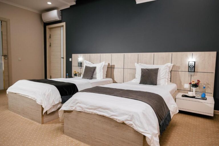 twin room 11 768x512
