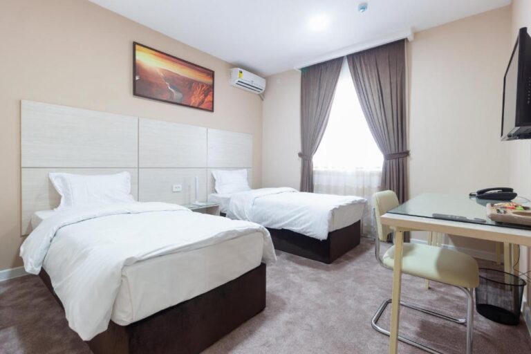 twin room 12 768x512