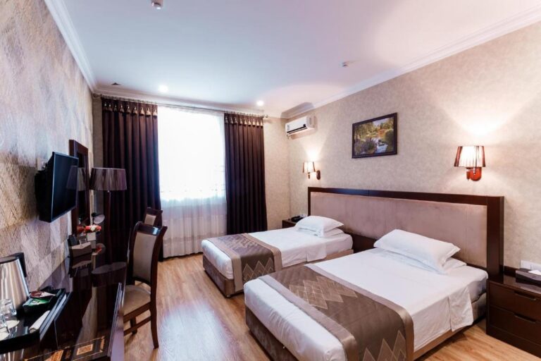 twin room 23 768x512