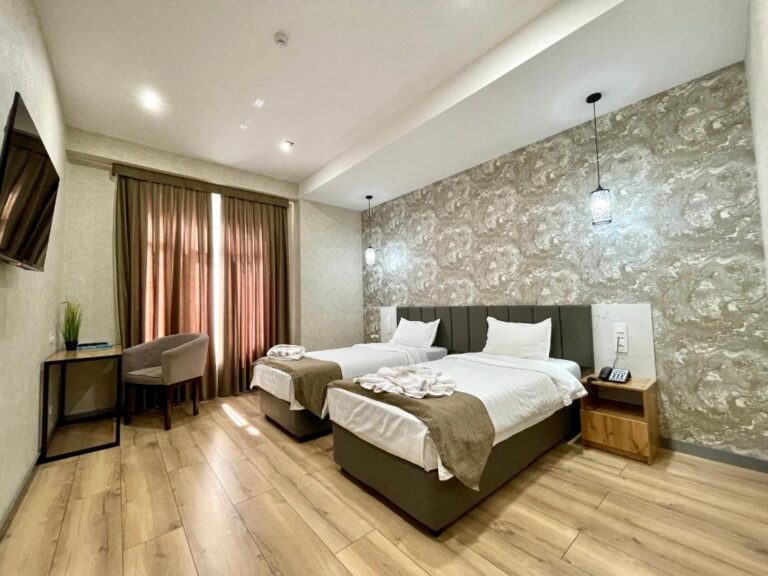 twin room 44 768x576
