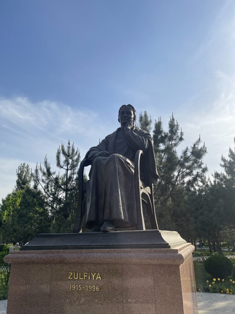 zulfiya statue 768x1024