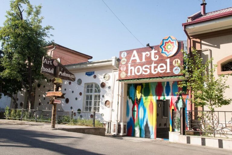 art hostel 768x512
