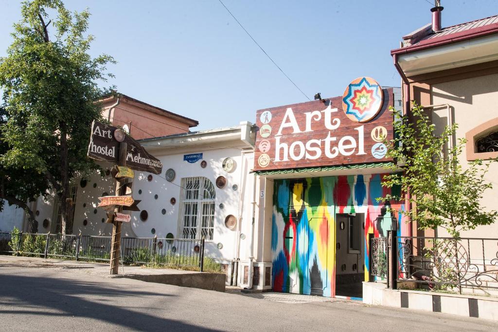 art hostel