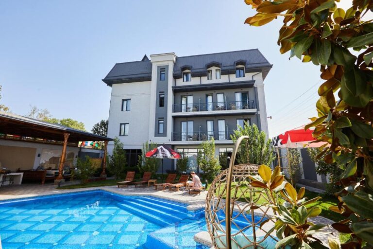 old tashkent hotel 768x512