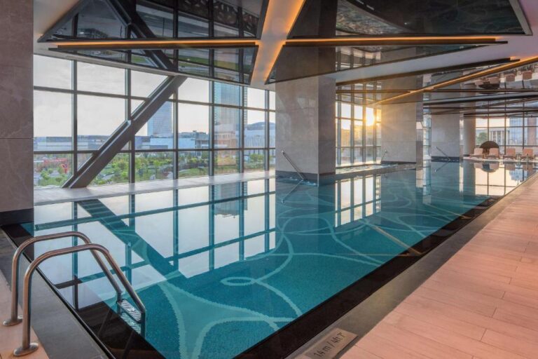 swimming pool 1 768x512