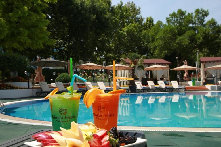 swimming pool 31 768x512