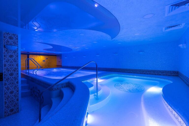 swimming pool 8 768x512