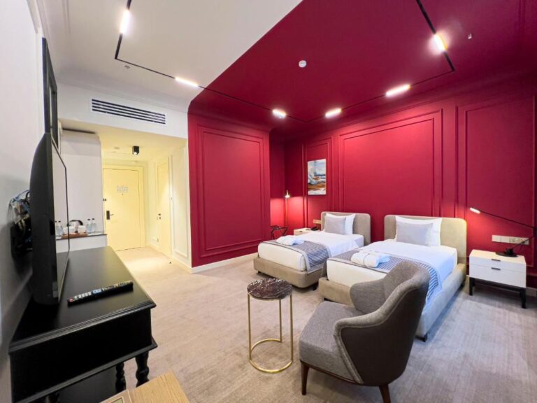 twin room 13 768x576