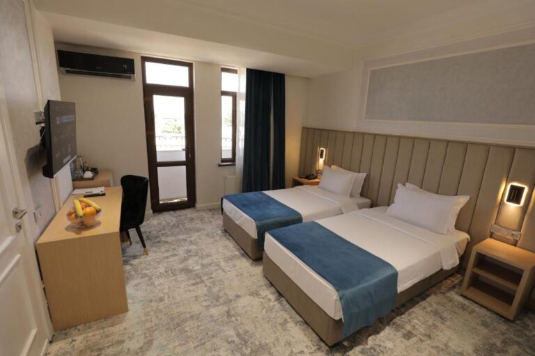 twin room 25 768x512