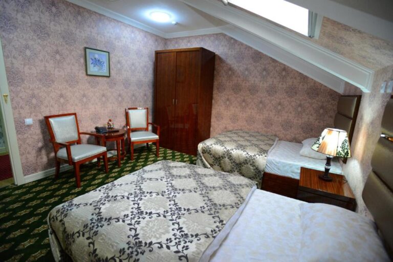 twin room 31 768x512