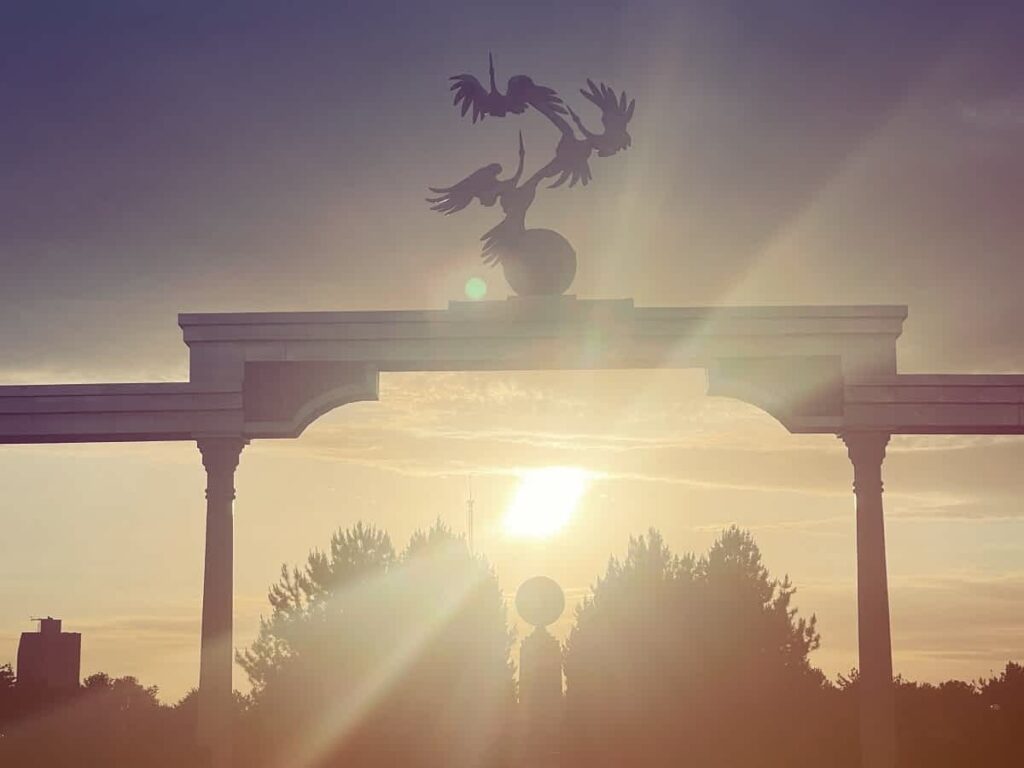 independence square sunset 1024x768